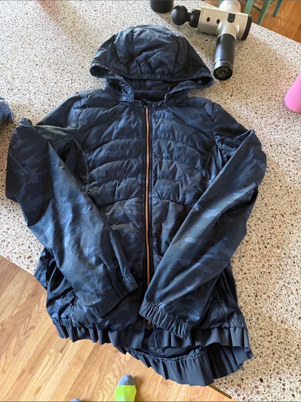 lululemon athletica Navy Blue camo Hooded Puffer Jacket with tie back